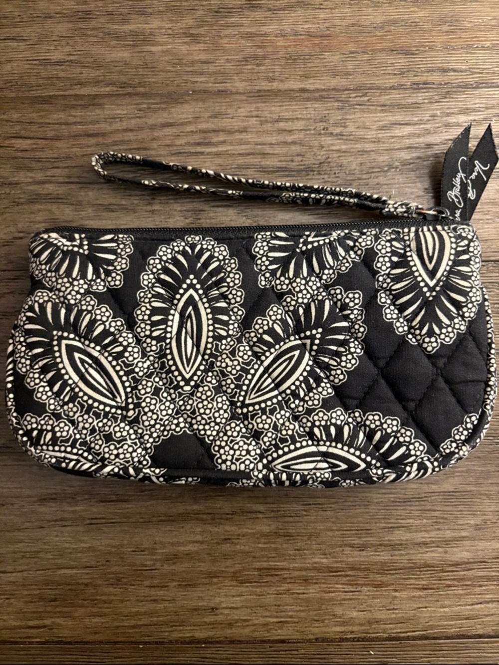 Lot of 2x EUC [Vera Bradley] Quilted Wristlet & Coin Purse, Black White Red - Picture 3 of 12
